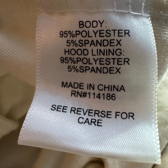 Y2K · Velour Revival · Luxe · Celebrity Off-Duty · Cozycore - Picture 8 of 10